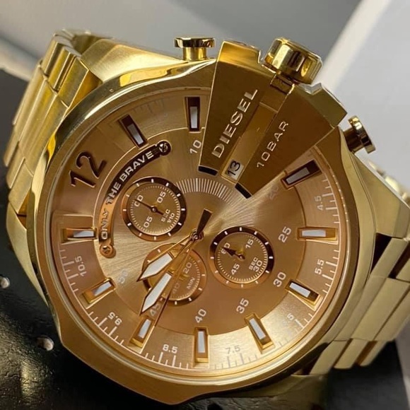 DZ4360 - Diesel Men’s Mega Chief
Case Size: 51mm
MSRP: $495 - Picture 2 of 8